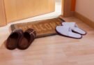 Почему нельзя наступать на порог по народным приметам